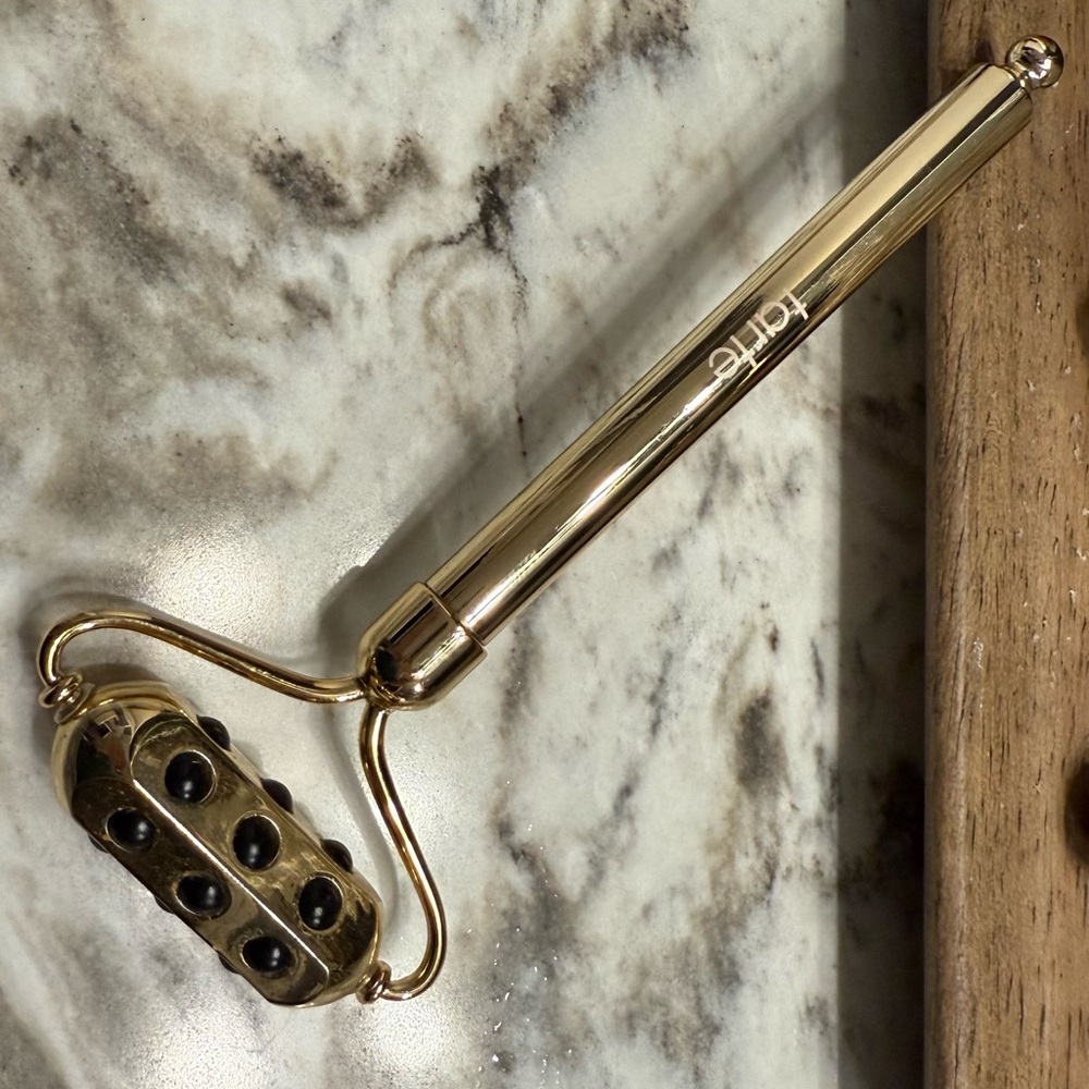 Tarte facial serum roller